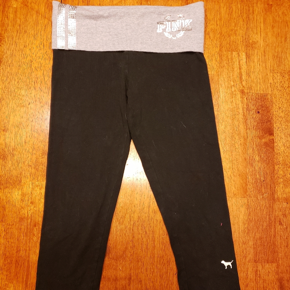 ✈ Pink brand yoga capris